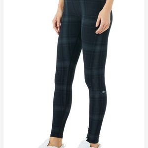 Alo Vapor Legacy Leggings